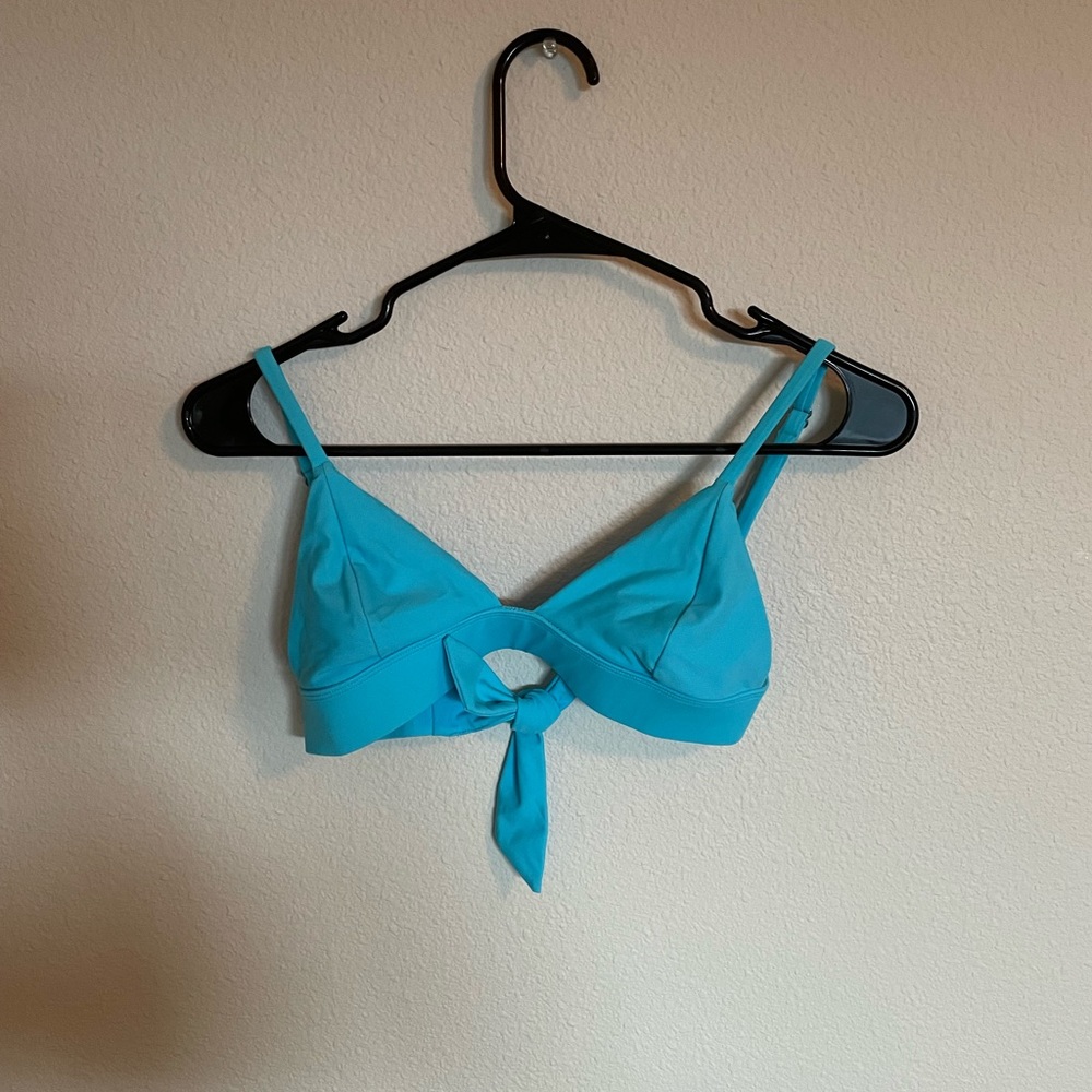 Blackbough bikini top